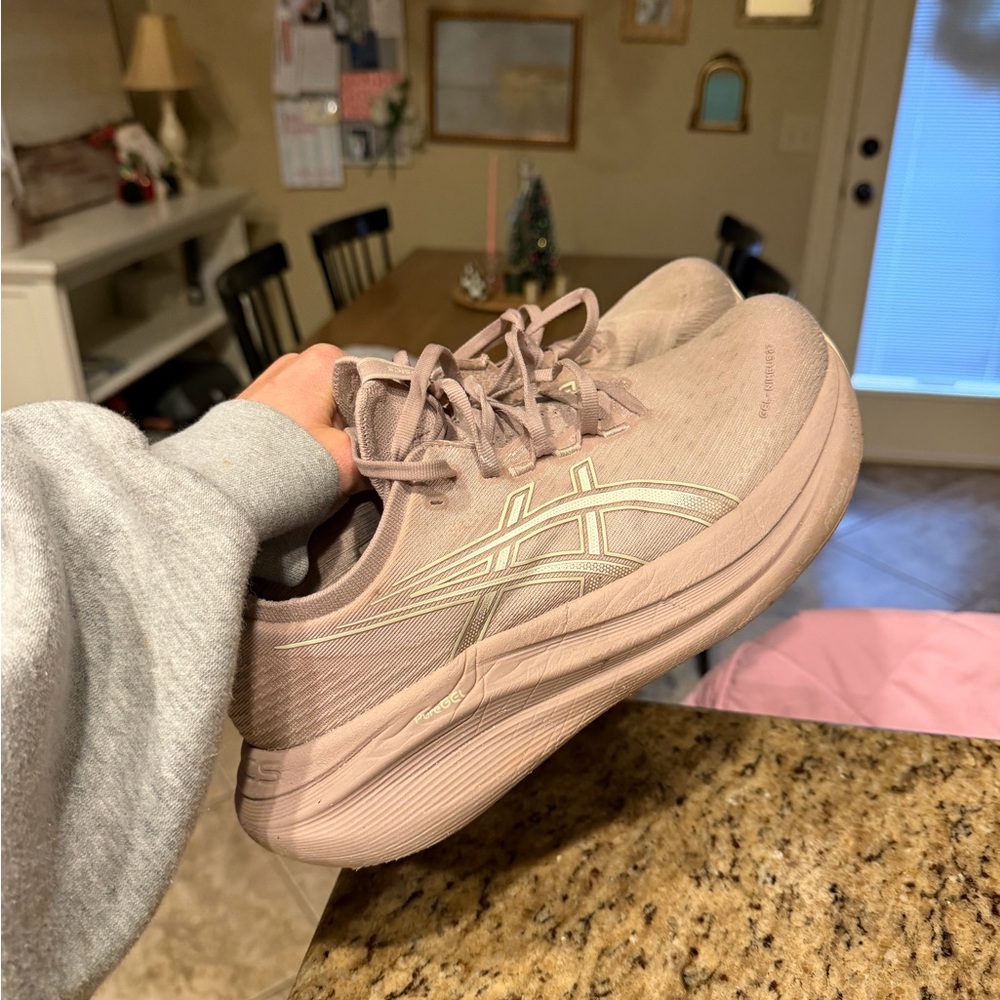 ASICS Gel Nimbus 27